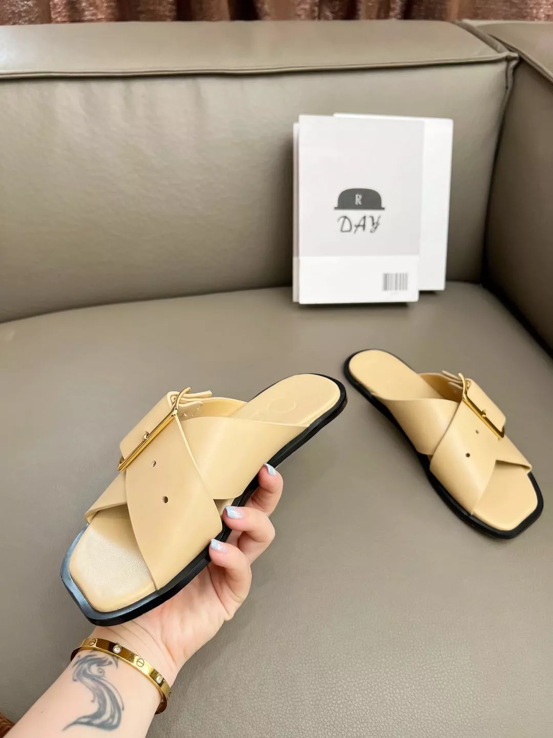 LOEWE Slippers For Women Practical 3197