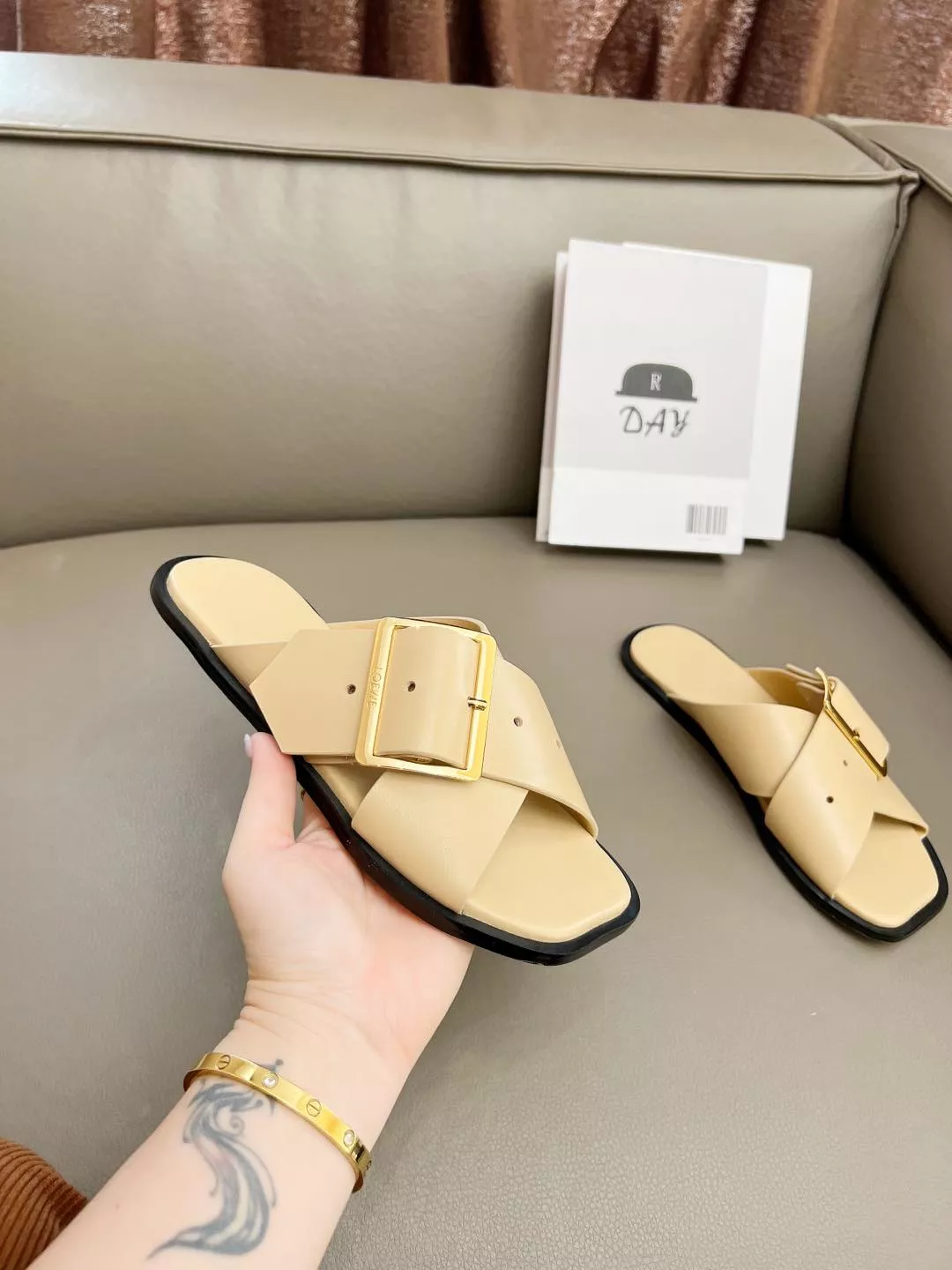 LOEWE Slippers For Women Practical 3197
