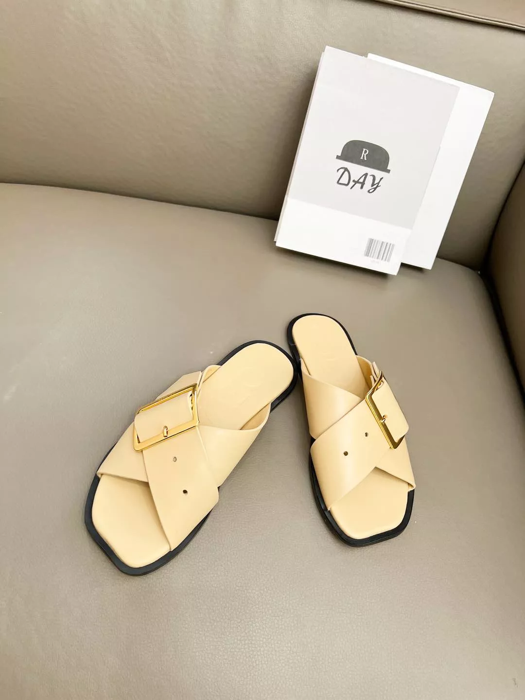 LOEWE Slippers For Women Practical 3197