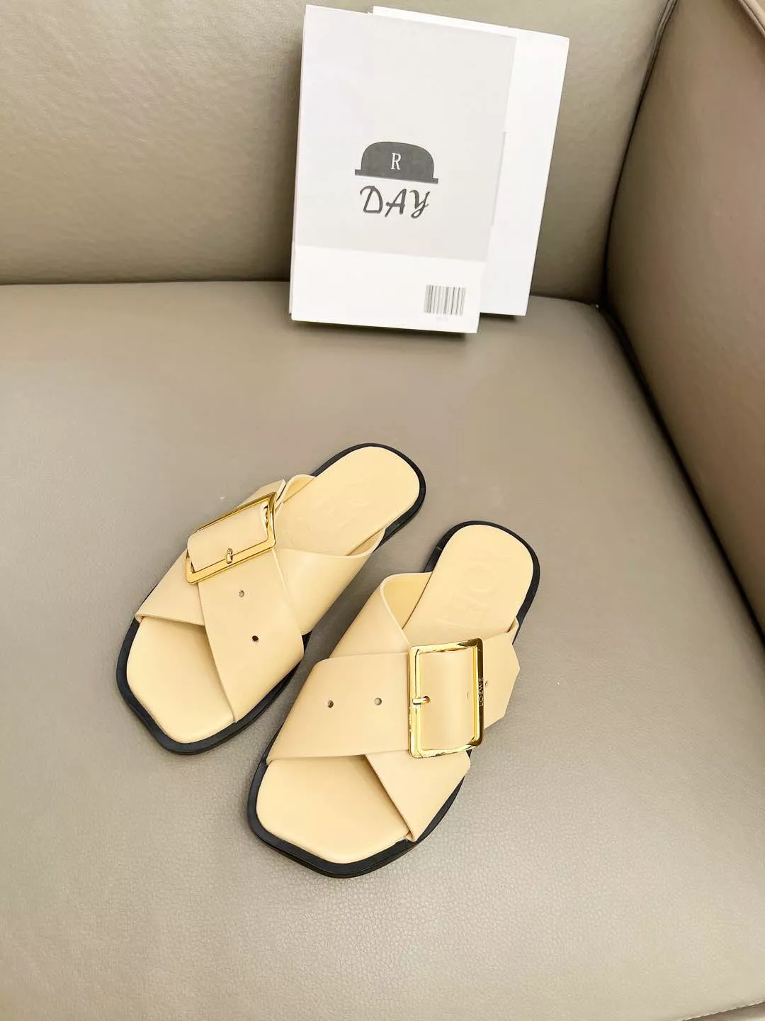 LOEWE Slippers For Women Practical 3197