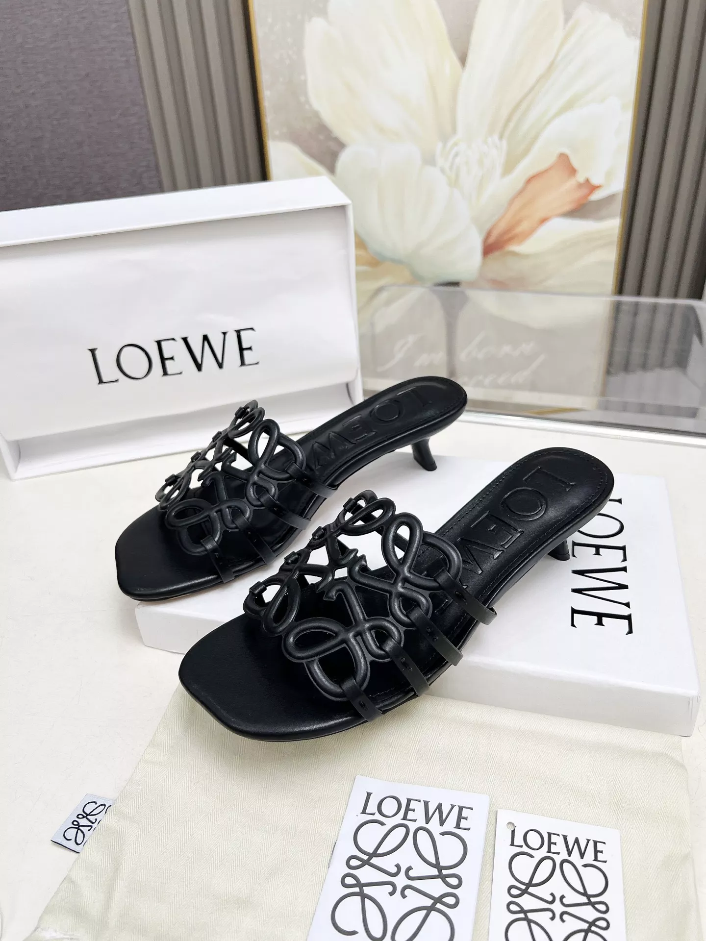 LOEWE Slippers For Women Sleek 9831