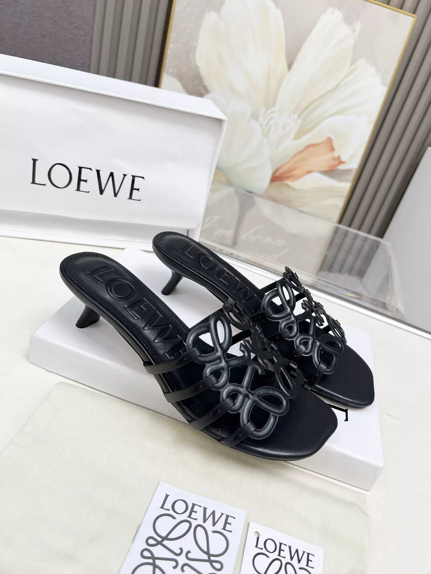 LOEWE Slippers For Women Sleek 9831