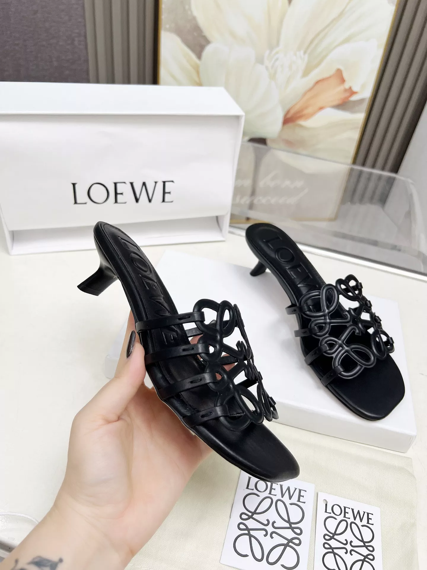 LOEWE Slippers For Women Sleek 9831