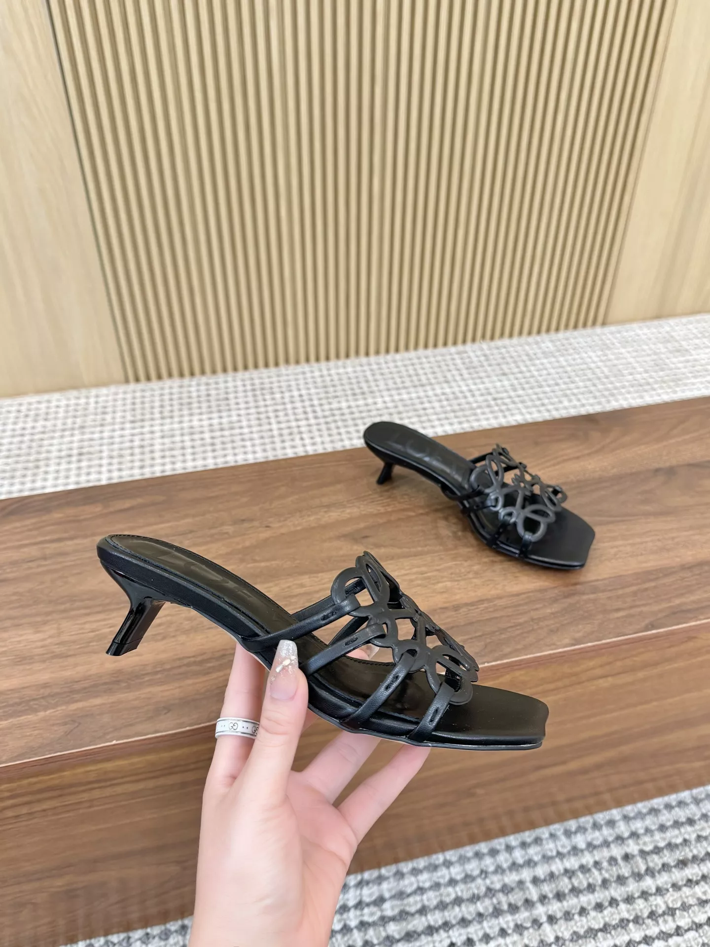 LOEWE Slippers For Women UrbanStyle 8127