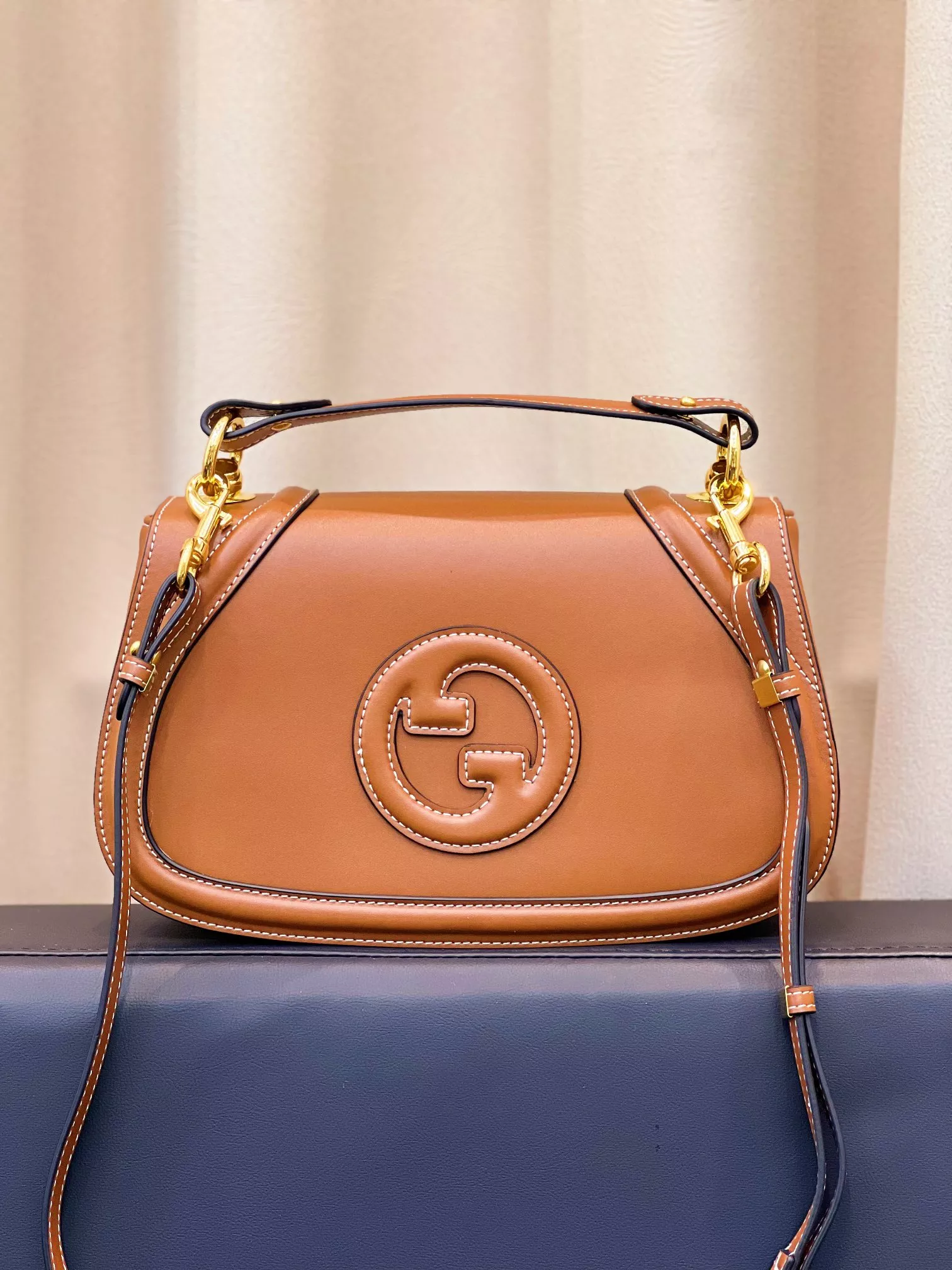 Lightweight 1009 Gucci AAA Quality Messenger Bags For Women