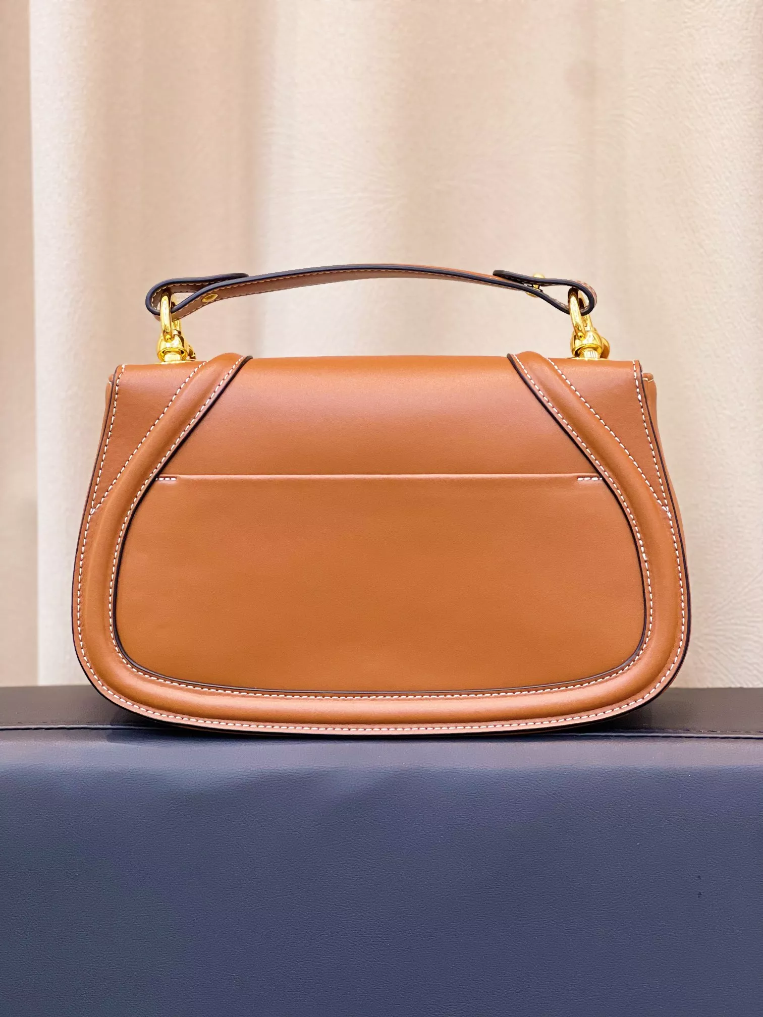 Lightweight 1009 Gucci AAA Quality Messenger Bags For Women