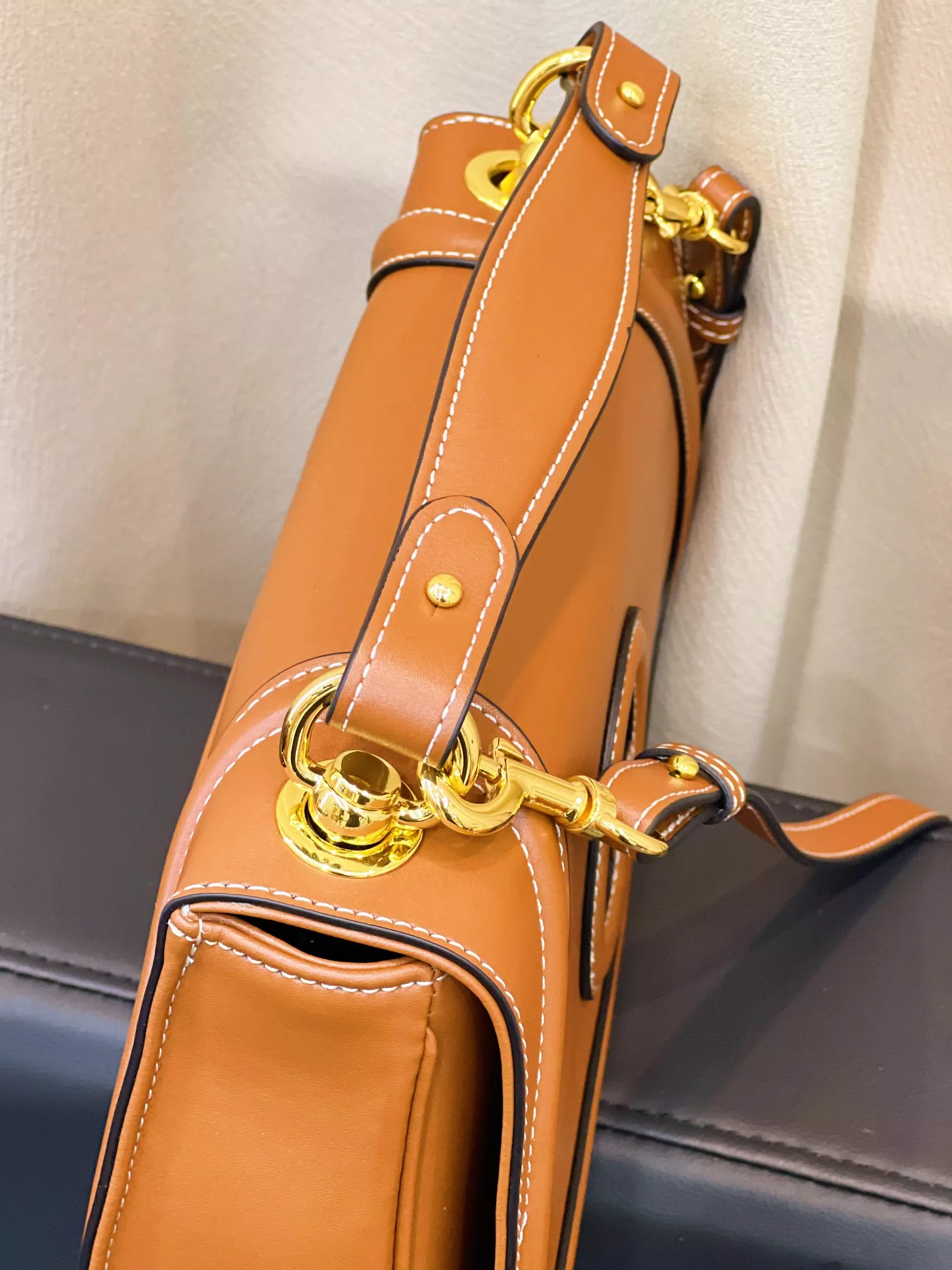 Lightweight 1009 Gucci AAA Quality Messenger Bags For Women