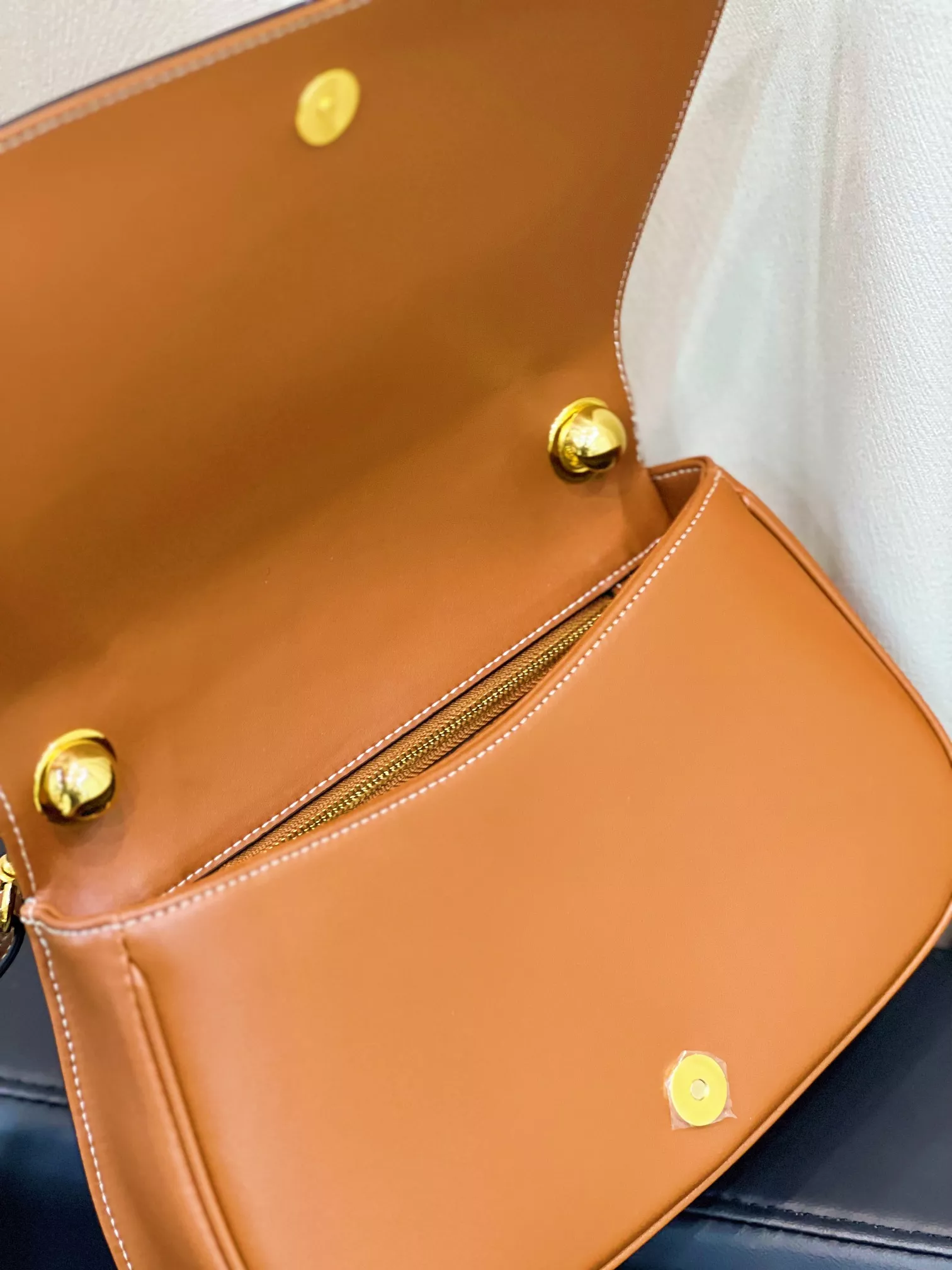 Lightweight 1009 Gucci AAA Quality Messenger Bags For Women