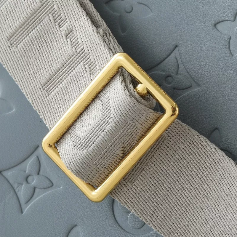 Lightweight 1037 Louis Vuitton Messenger Bags