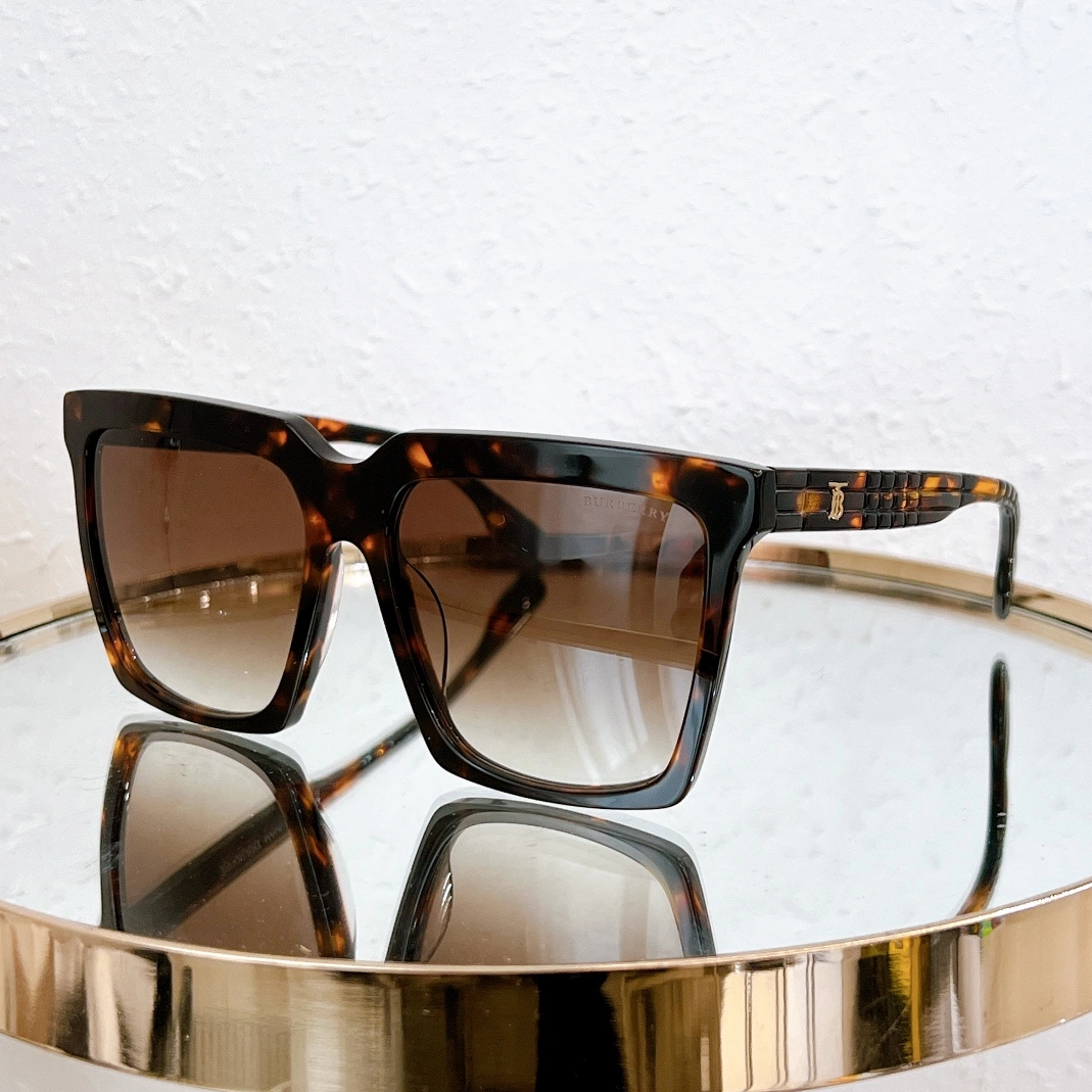 Lightweight 1052 Burberry AAA Quality Sunglasses