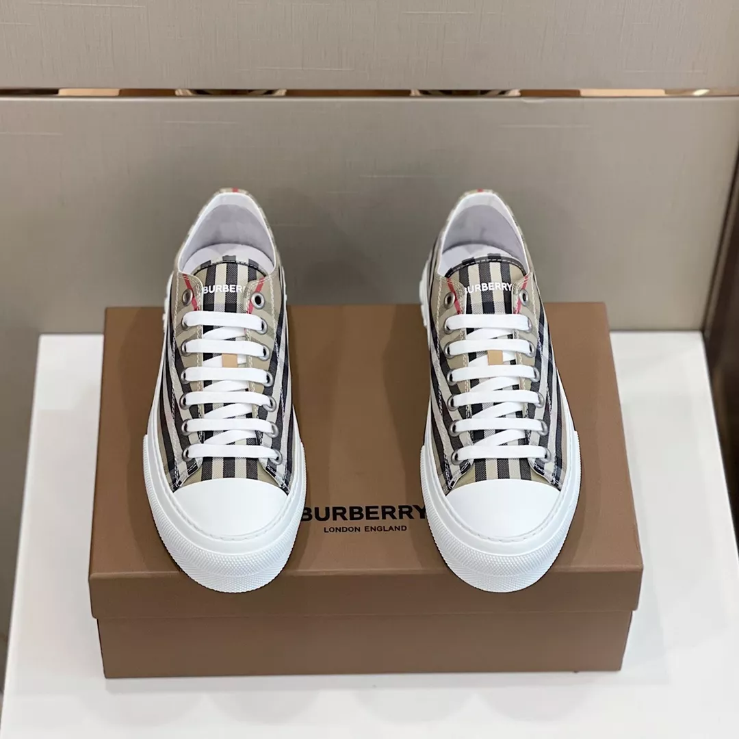 Lightweight 118 Burberry Casual Shoes For Men