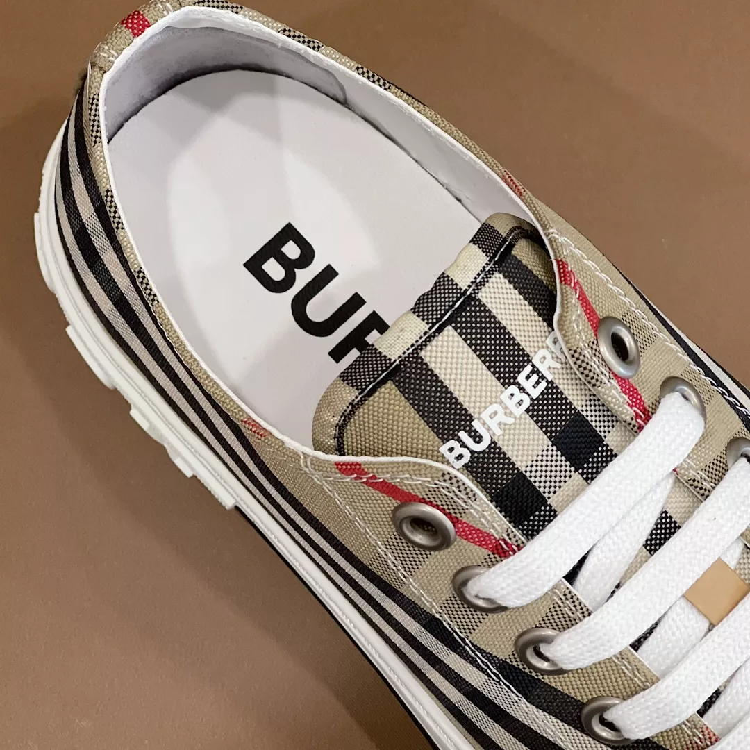 Lightweight 118 Burberry Casual Shoes For Men