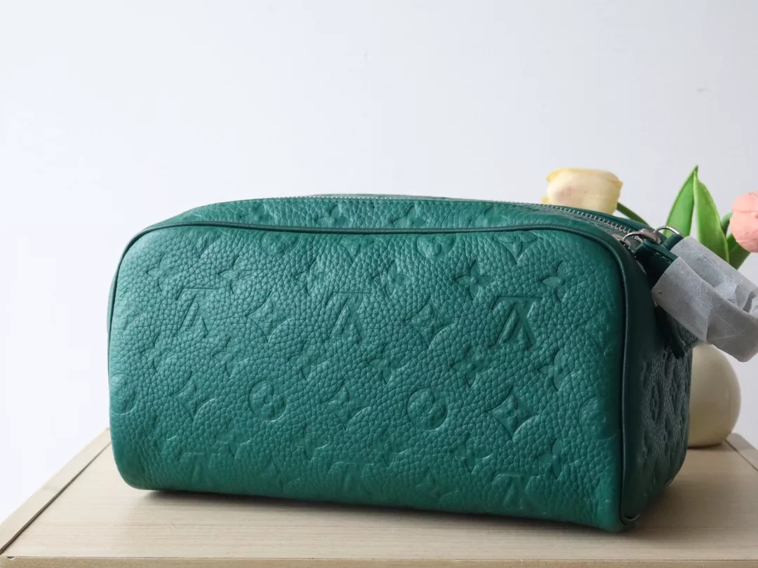 Lightweight 1239 Louis Vuitton AAA Quality Handbags