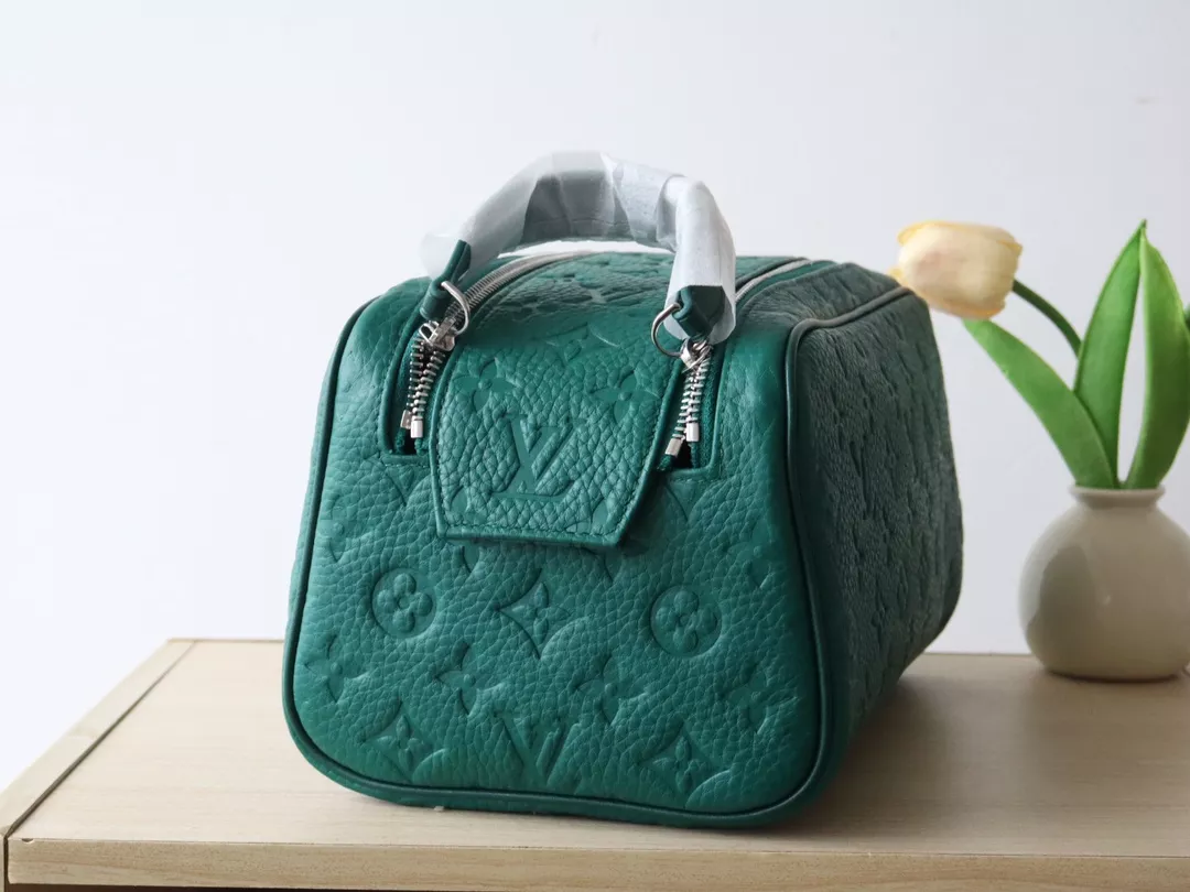 Lightweight 1239 Louis Vuitton AAA Quality Handbags