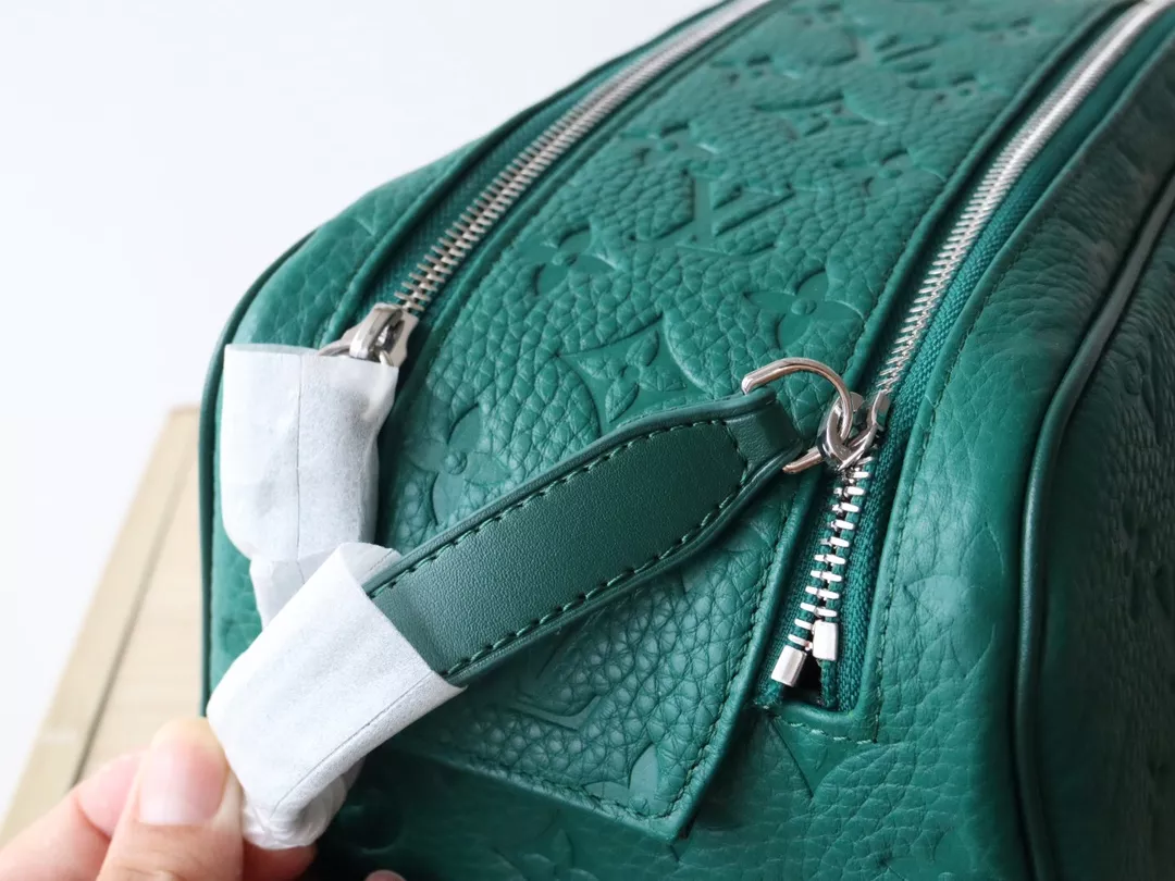 Lightweight 1239 Louis Vuitton AAA Quality Handbags