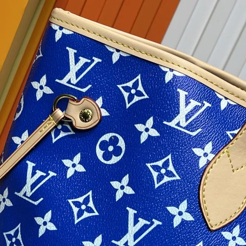 Lightweight 1371 Louis Vuitton AAA Quality Shoulder Bags For Women