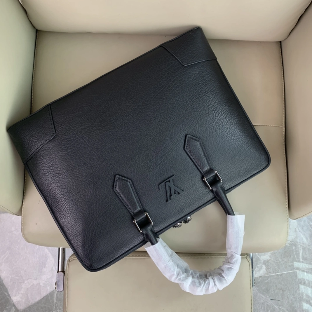 Lightweight 1457 Louis Vuitton AAA Man Handbags