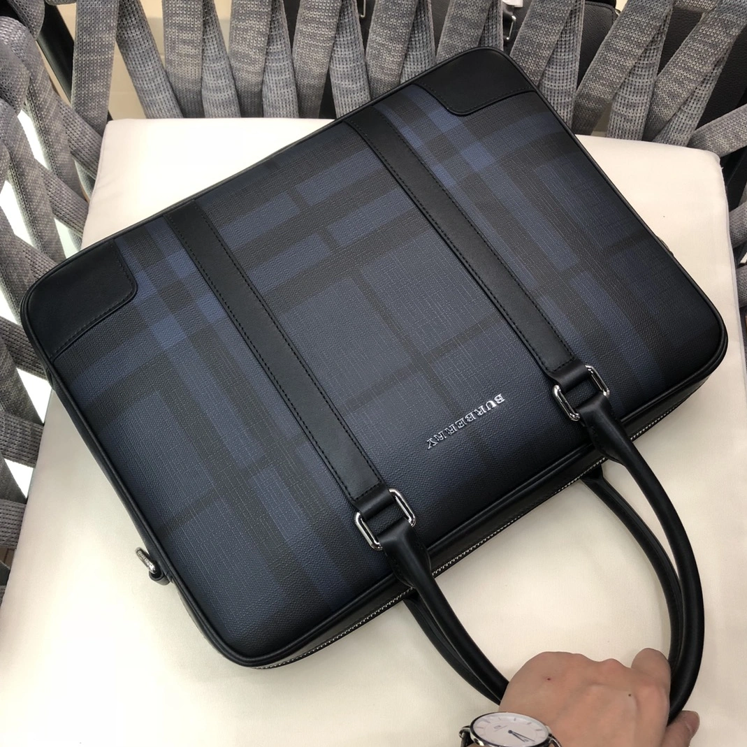 Lightweight 1684 Burberry AAA Man Handbags