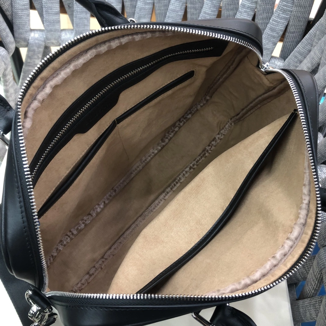 Lightweight 1684 Burberry AAA Man Handbags