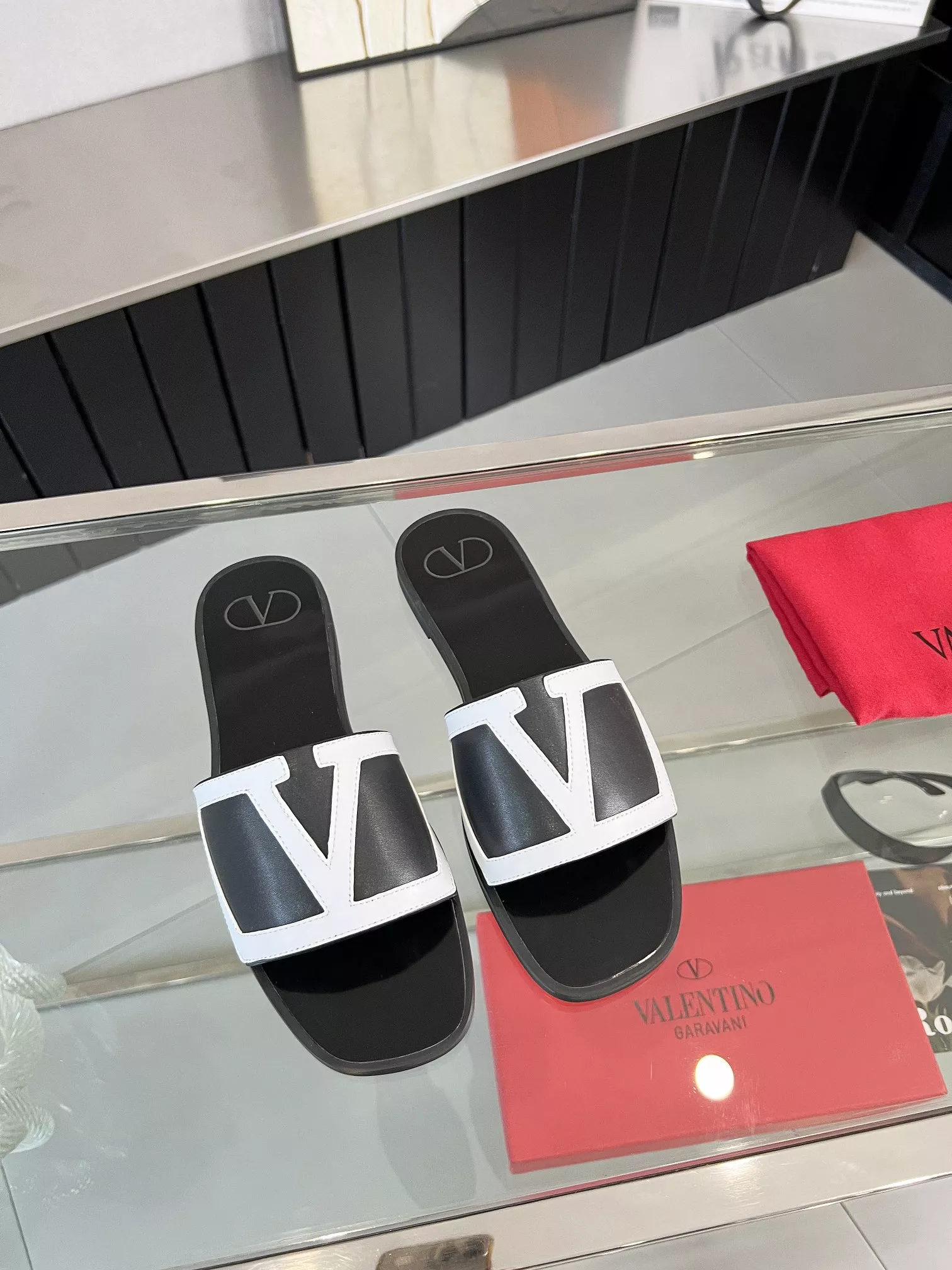 Lightweight 1692 Valentino Slippers For Women