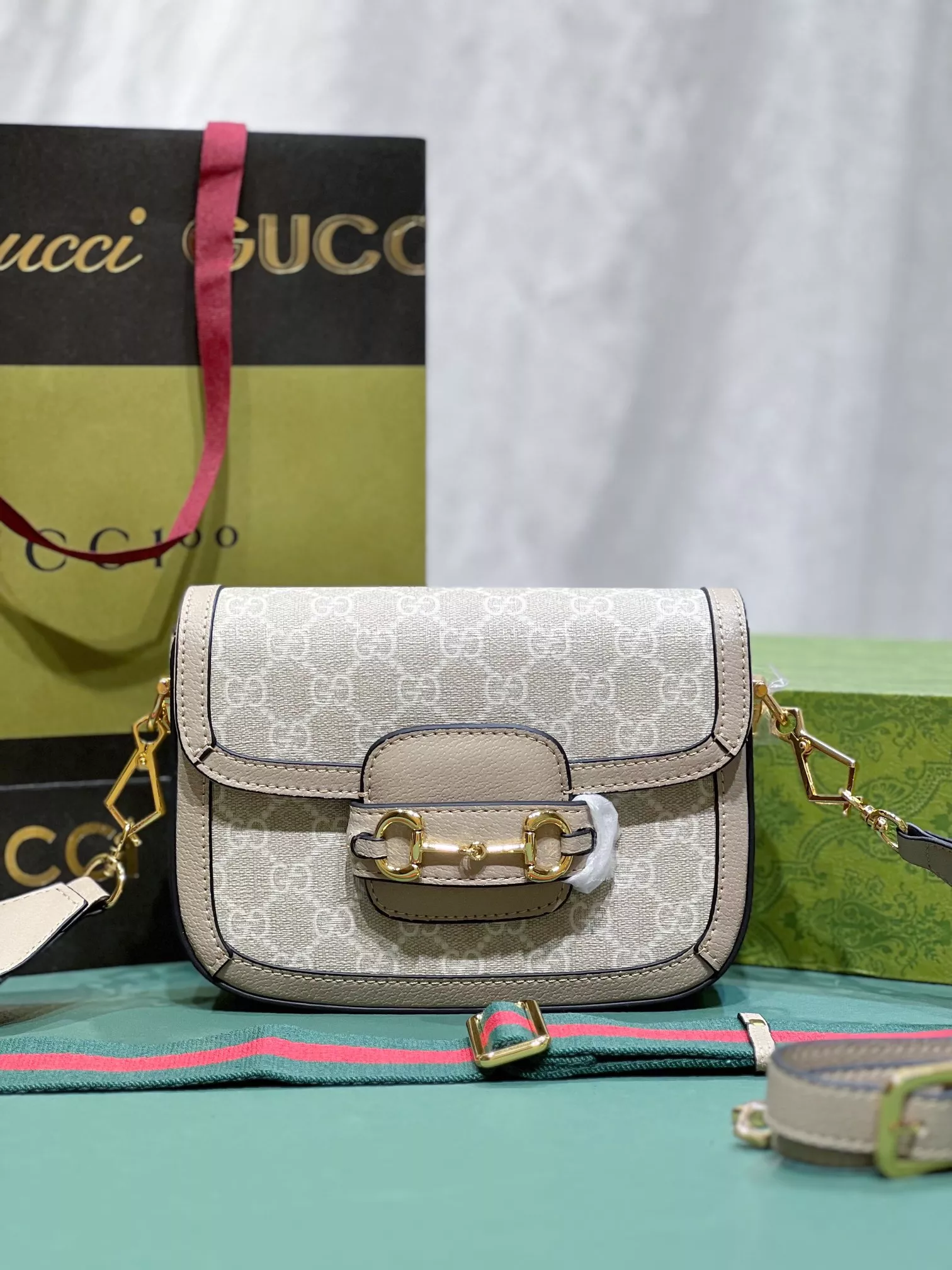 Lightweight 1760 Gucci AAA Quality Messenger Bags For Women