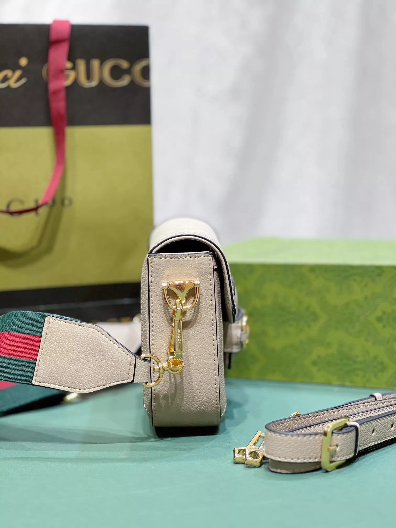 Lightweight 1760 Gucci AAA Quality Messenger Bags For Women