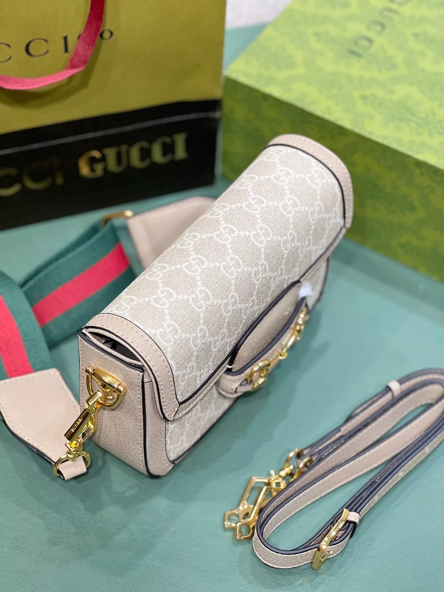 Lightweight 1760 Gucci AAA Quality Messenger Bags For Women