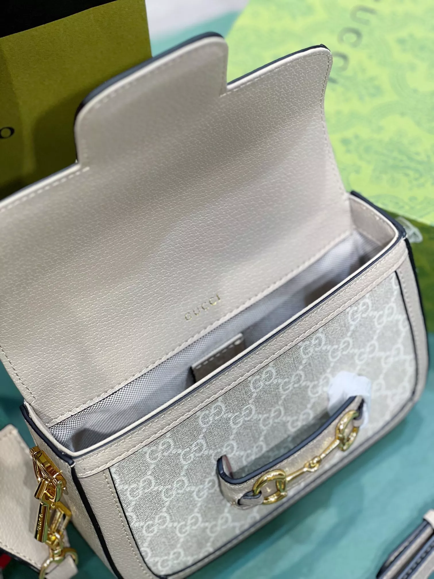 Lightweight 1760 Gucci AAA Quality Messenger Bags For Women