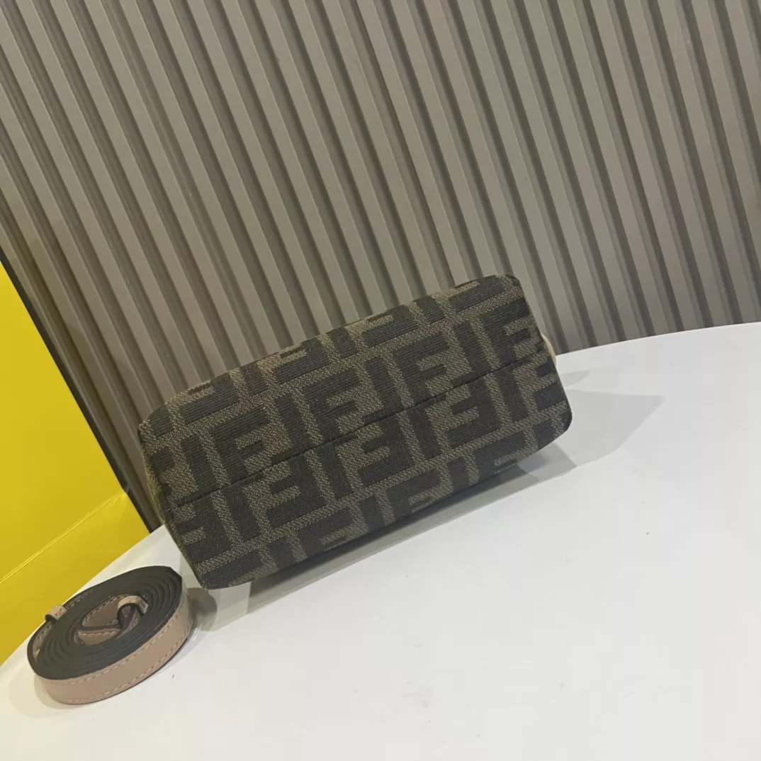 Lightweight 1877 Fendi AAA Quality Handbags For Women