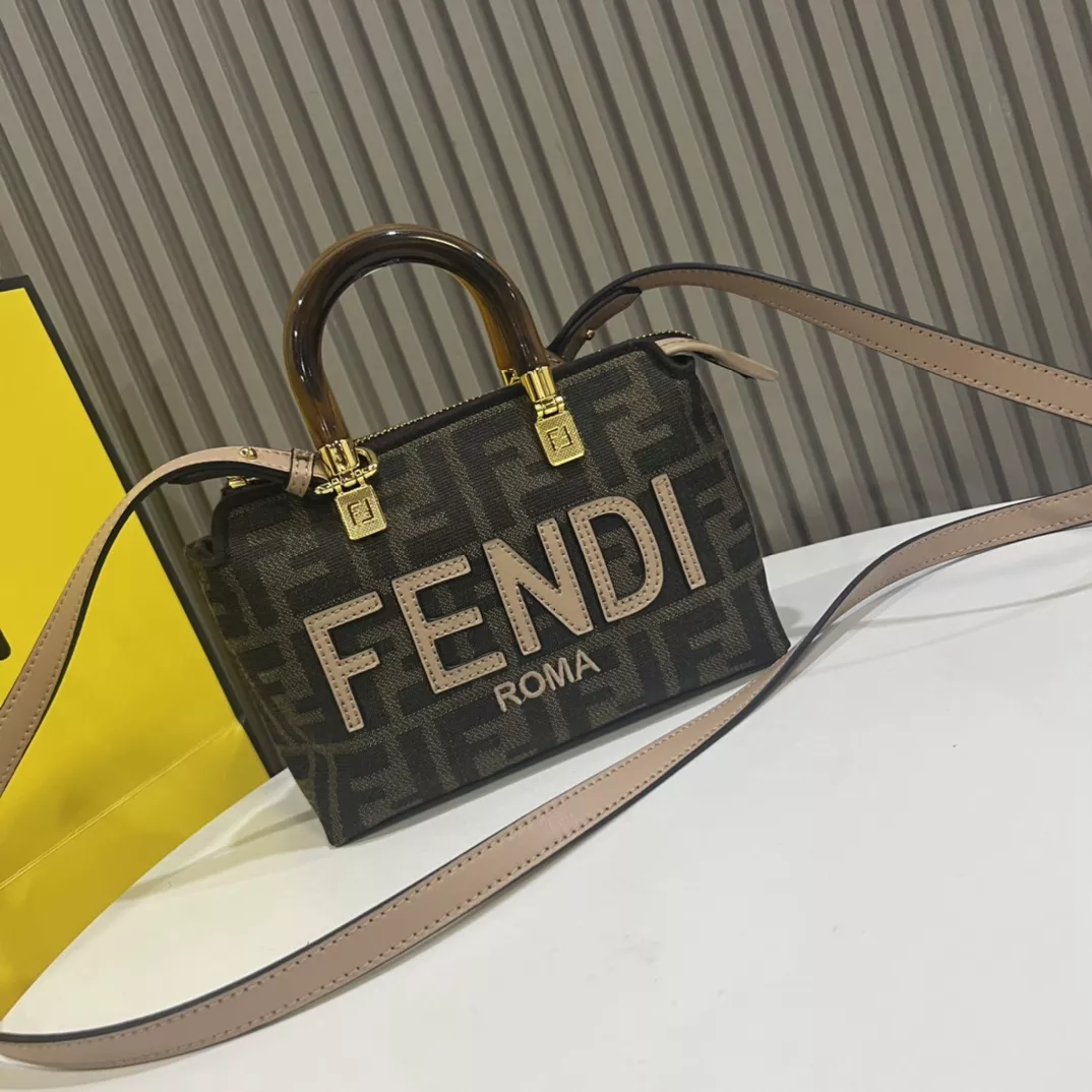 Lightweight 1877 Fendi AAA Quality Handbags For Women