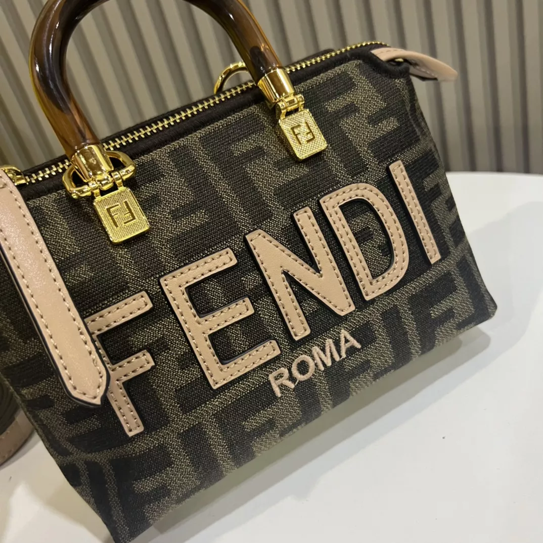 Lightweight 1877 Fendi AAA Quality Handbags For Women