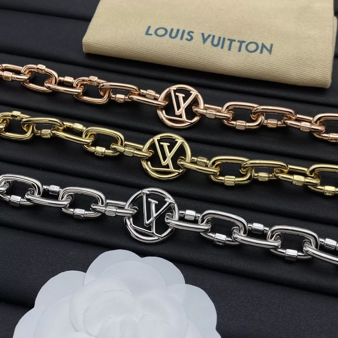 Lightweight 1913 Louis Vuitton Necklaces