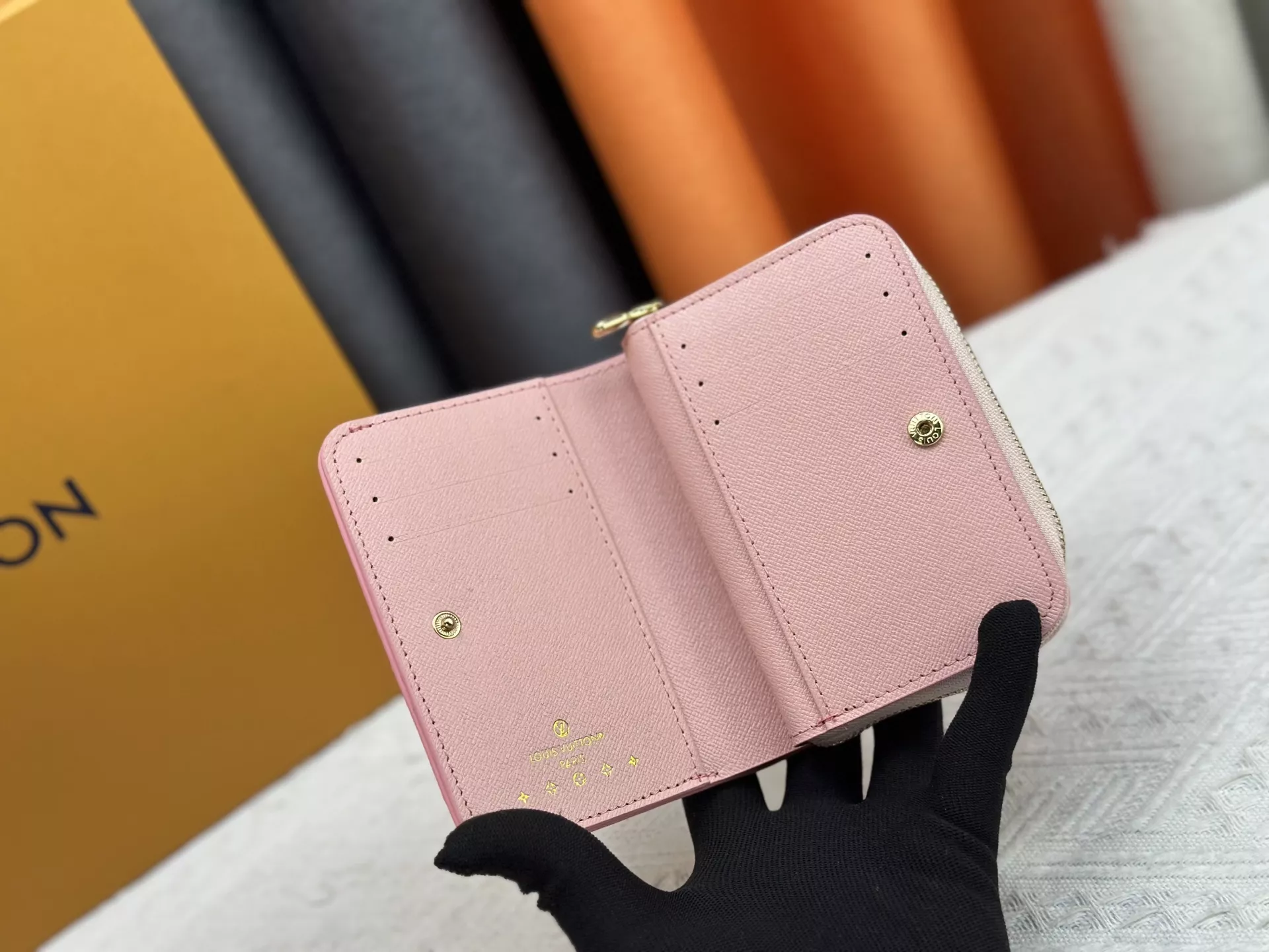 Lightweight 2231 Louis Vuitton LV Card Case For Women