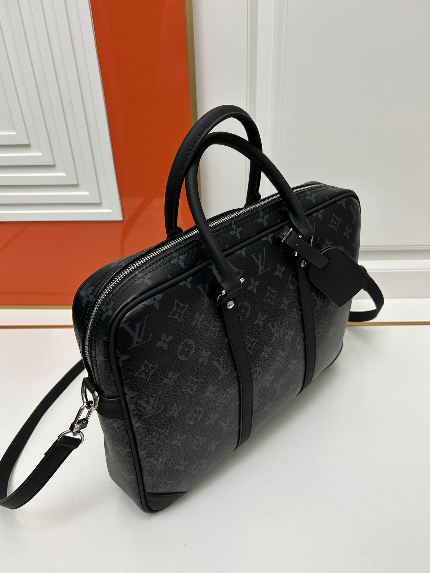 Lightweight 2250 Louis Vuitton AAA Man Handbags