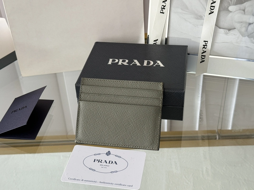 Lightweight 2433 Prada Card Case