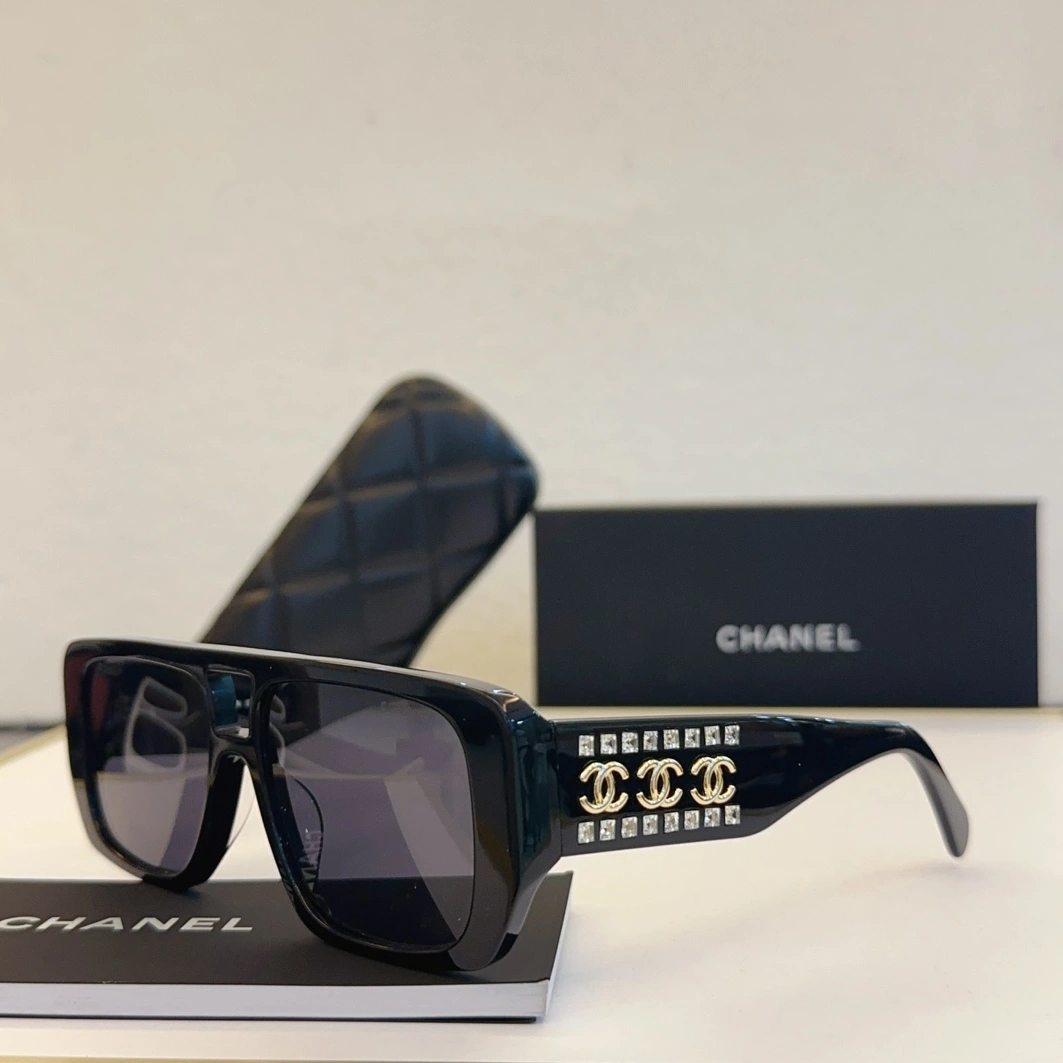 Lightweight 2632 Chanel AAA Quality Sunglasses