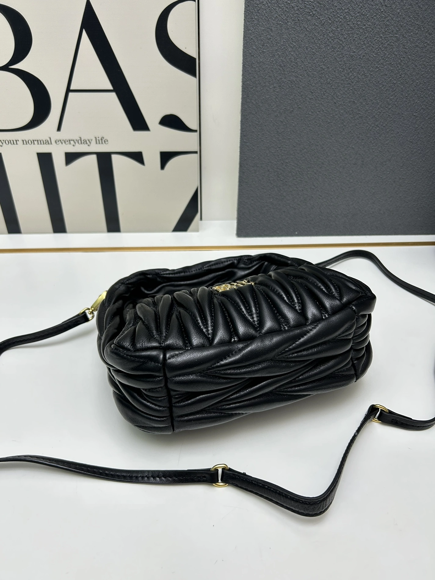 Lightweight 266 MIU MIU AAA Quality Messenger Bags For Women