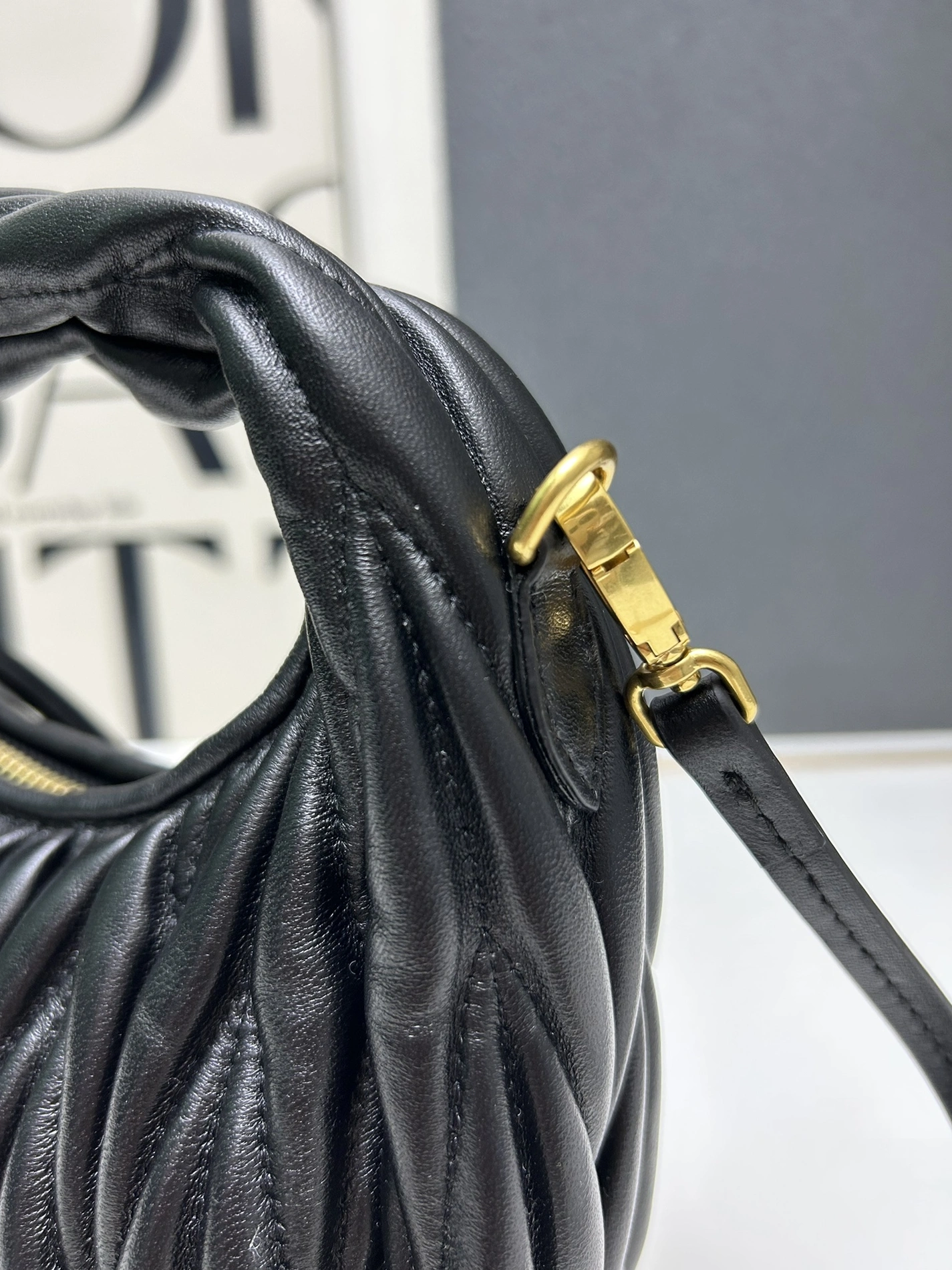 Lightweight 266 MIU MIU AAA Quality Messenger Bags For Women