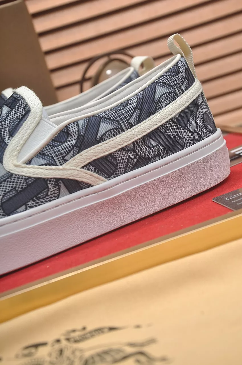 Lightweight 270 Burberry Casual Shoes For Men