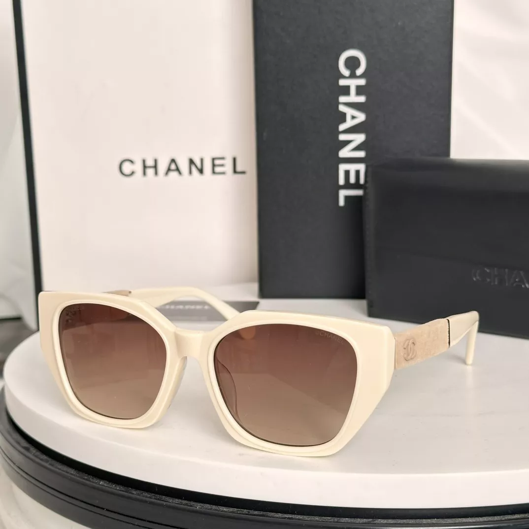 Lightweight 2859 Chanel AAA Quality Sunglasses