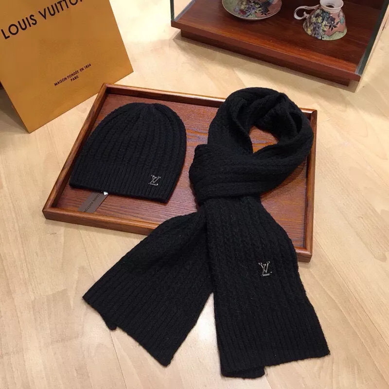 Lightweight 2941 Louis Vuitton LV Hat and Scarf Set