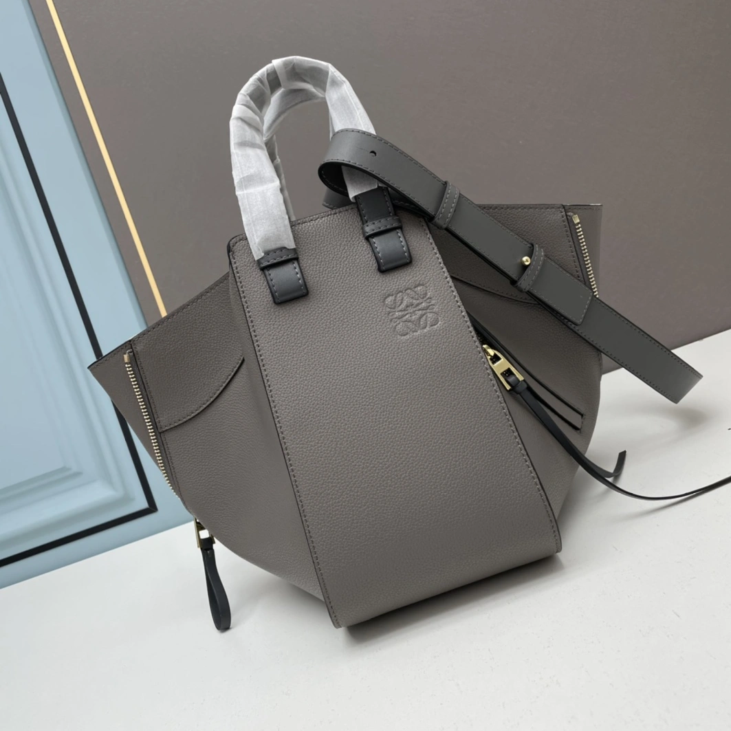 Lightweight 3019 LOEWE AAA Quality Handbags For Women