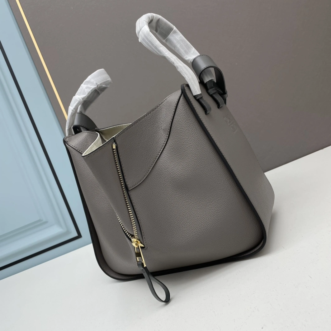 Lightweight 3019 LOEWE AAA Quality Handbags For Women