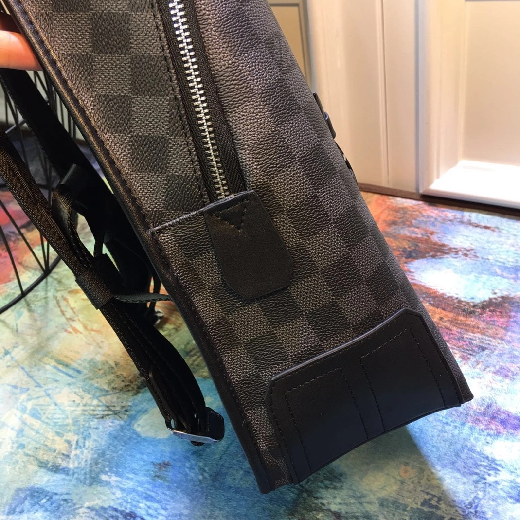 Lightweight 3298 Louis Vuitton LV AAA Man Backpacks