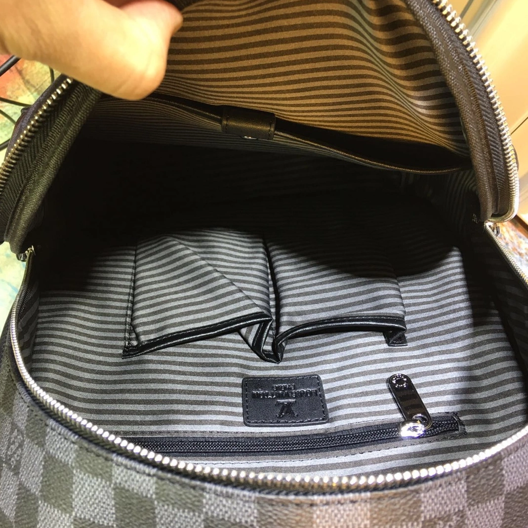 Lightweight 3298 Louis Vuitton LV AAA Man Backpacks