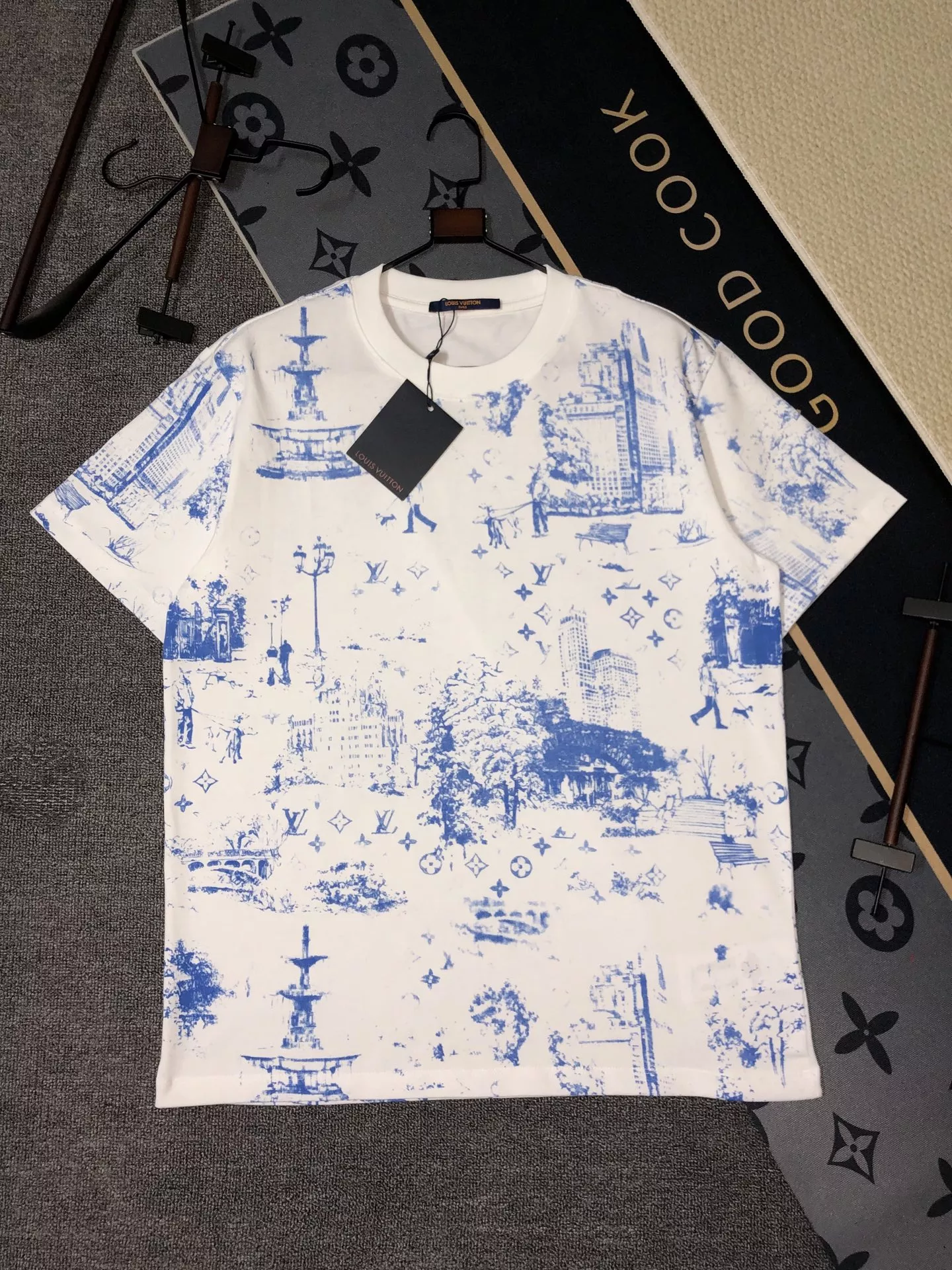Lightweight 3442 Louis Vuitton LV T-Shirts Short Sleeved For Unisex