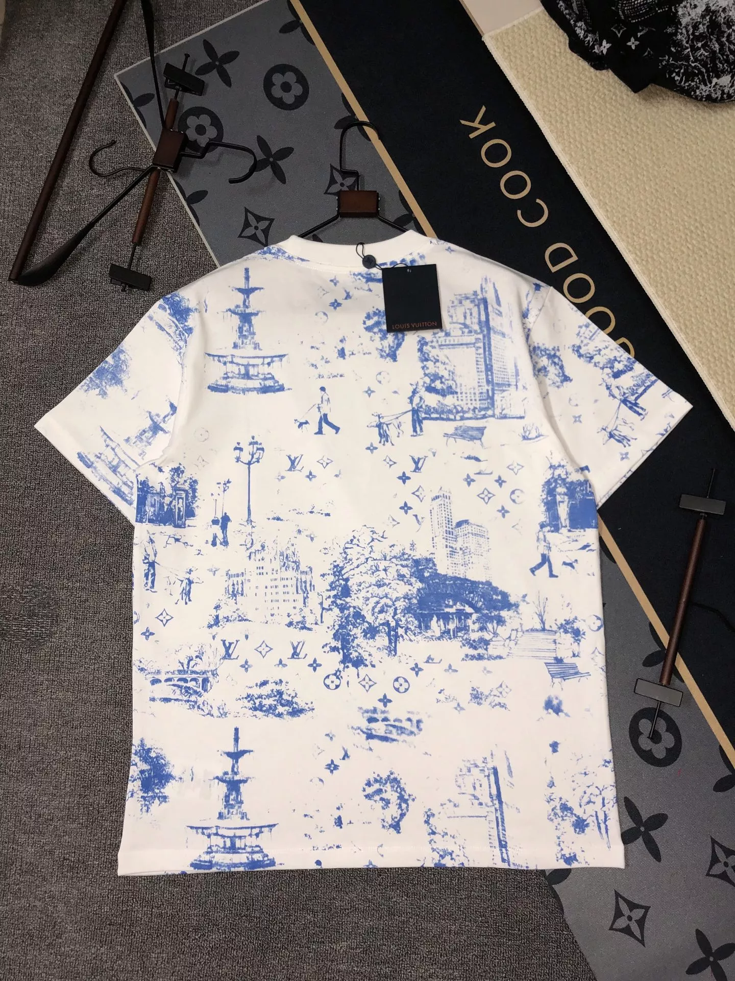 Lightweight 3442 Louis Vuitton LV T-Shirts Short Sleeved For Unisex