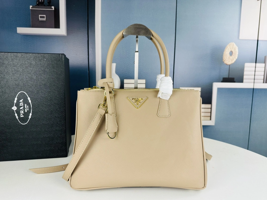 Lightweight 3485 Prada AAA Quality Handbags For Women
