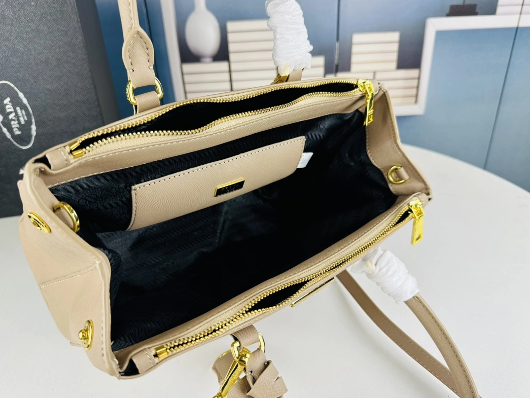 Lightweight 3485 Prada AAA Quality Handbags For Women