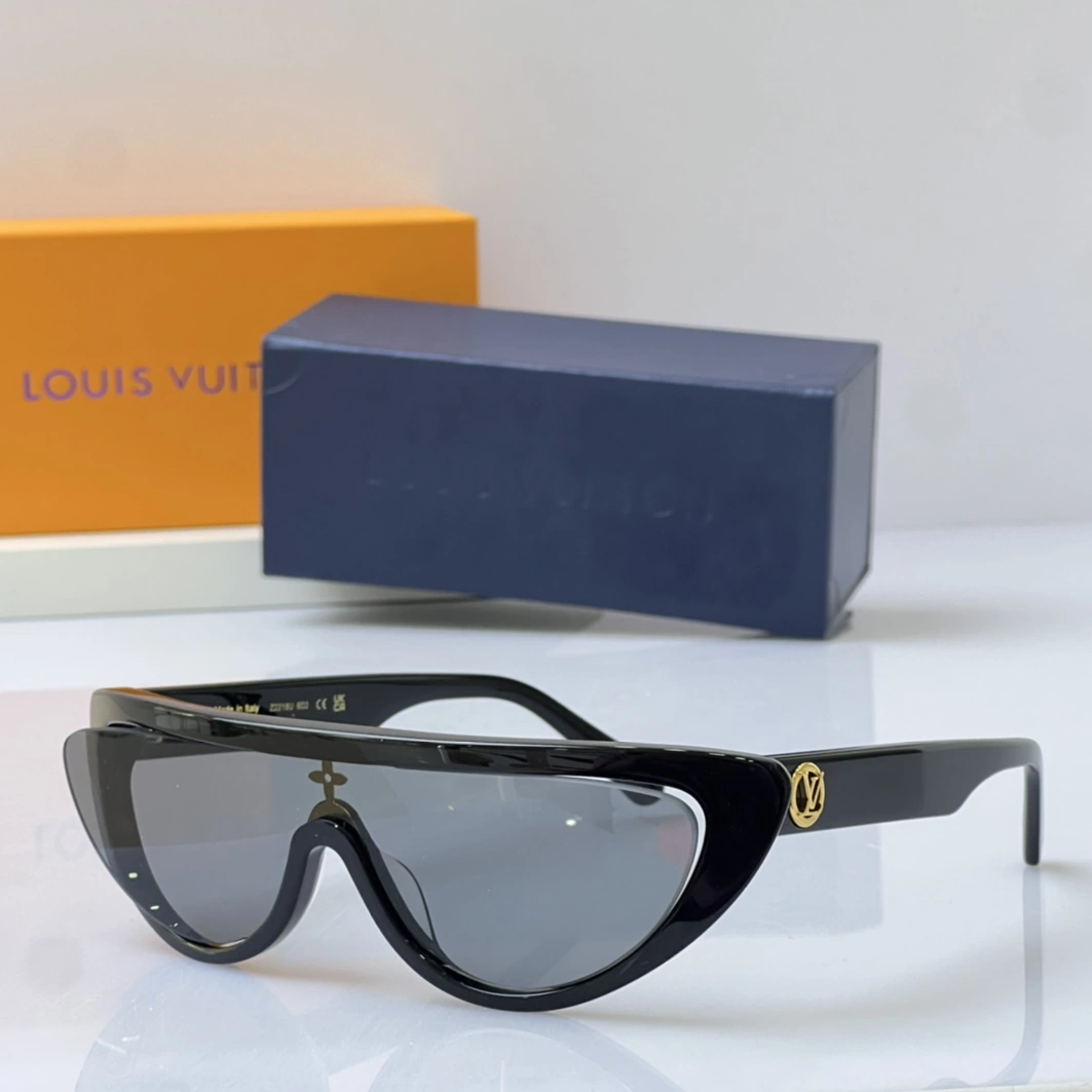 Lightweight 3709 Louis Vuitton AAA Quality Sunglasses
